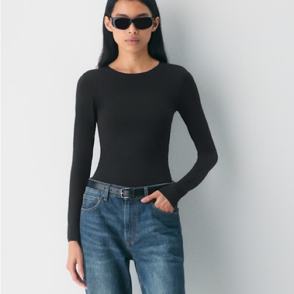 Aritzia Tops - Aritzia Black Long Sleeve Contour top size XL
